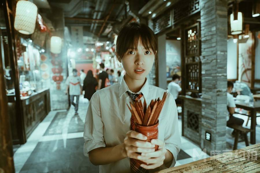 情绪模特