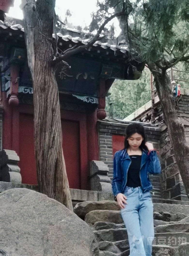 校园模特