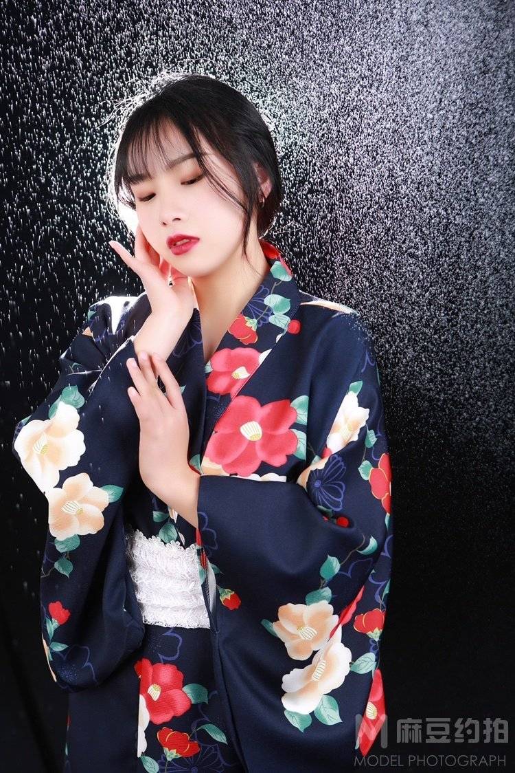黑白模特