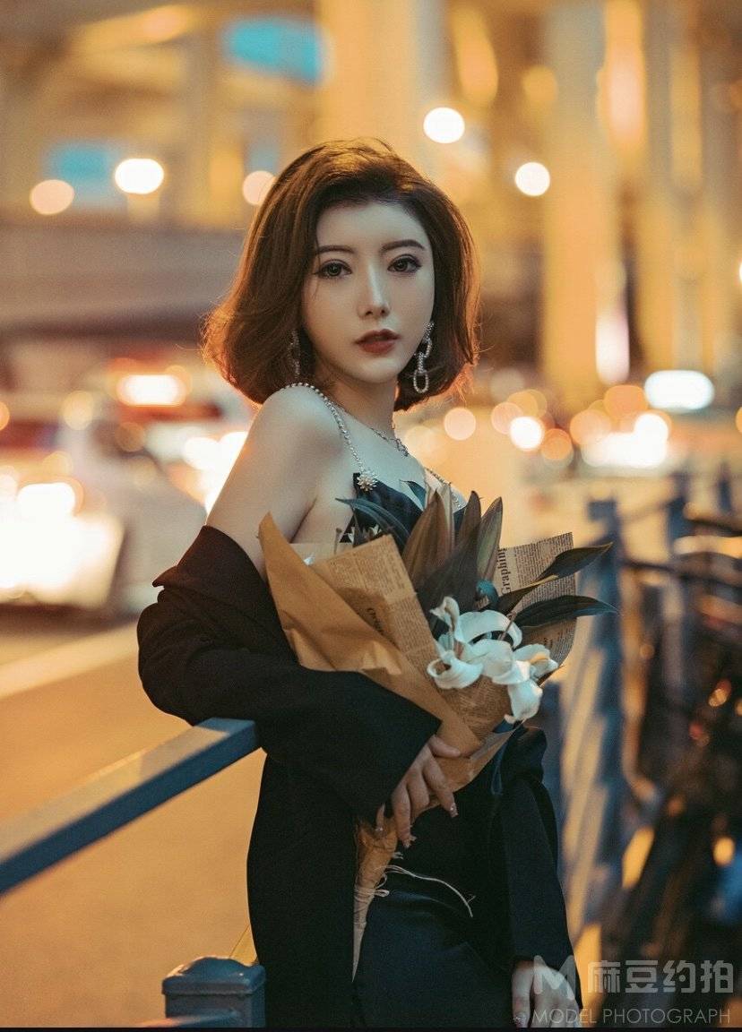 情绪模特