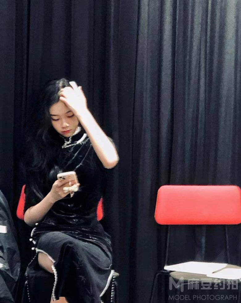 情绪模特