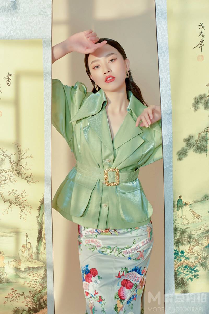 情绪模特
