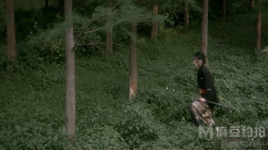 情绪模特