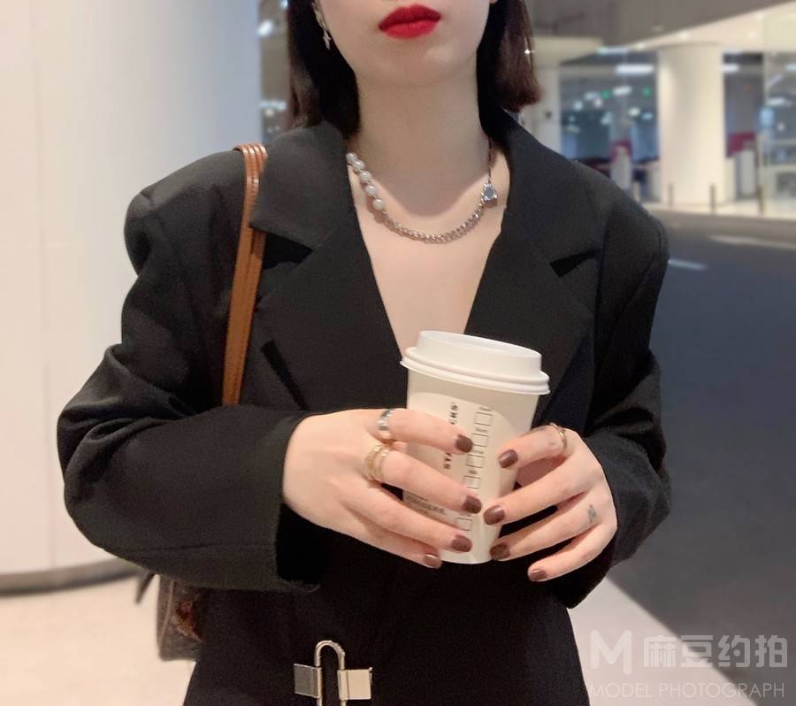 黑白模特