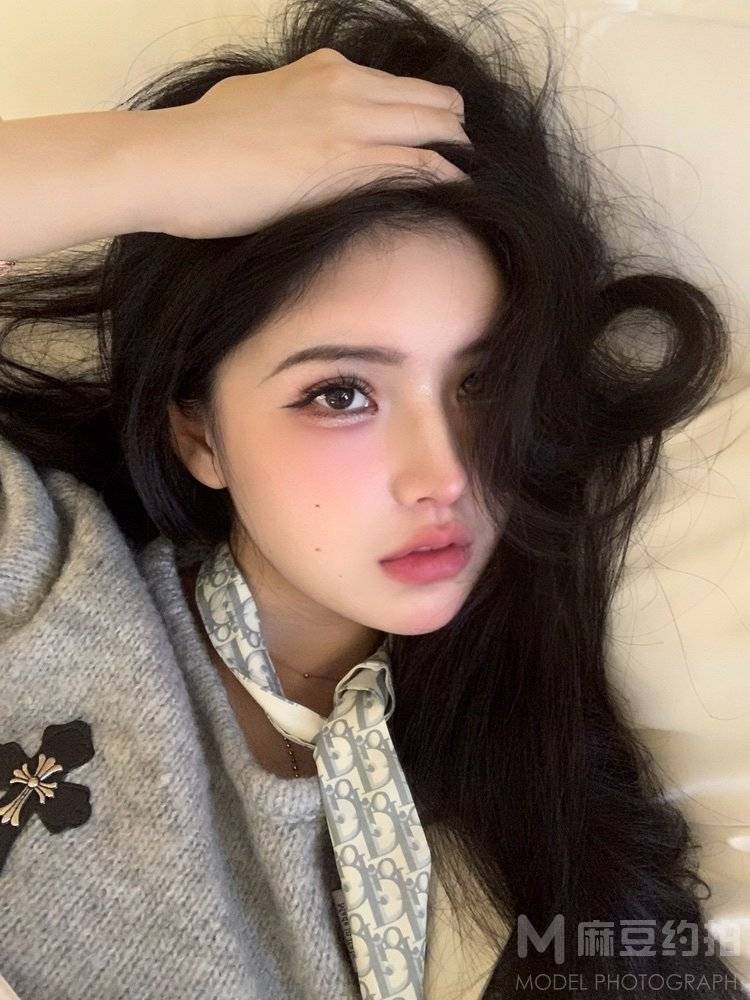 宝丽来模特
