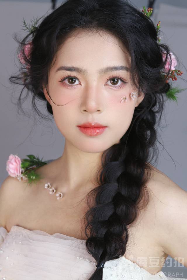 妆容模特