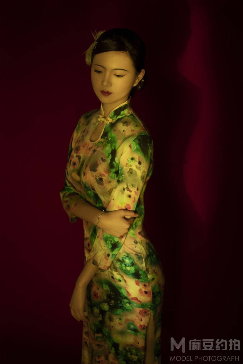 情绪模特