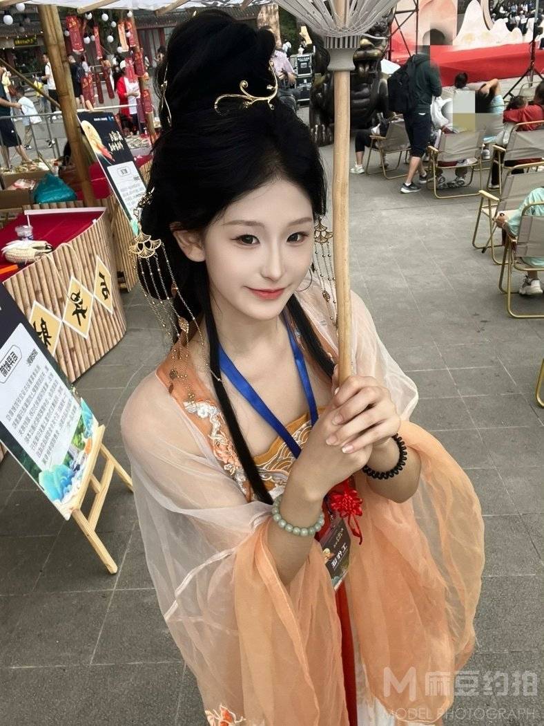 汉服模特