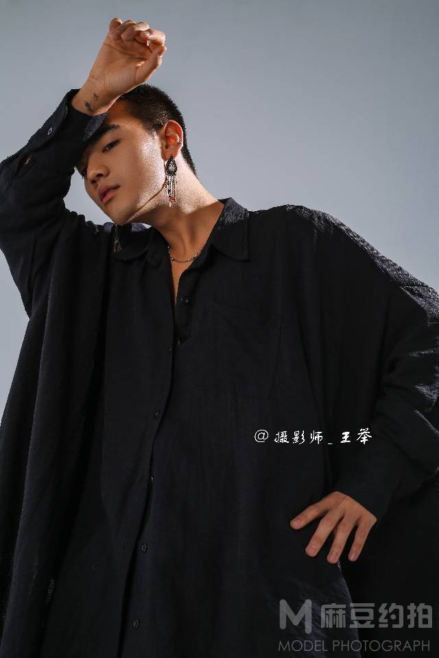 情绪模特
