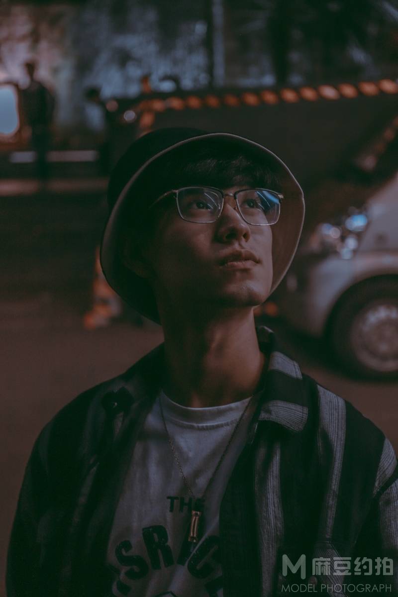 情绪模特