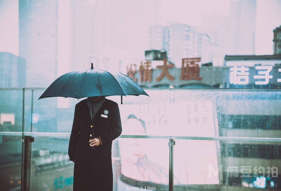 情绪模特