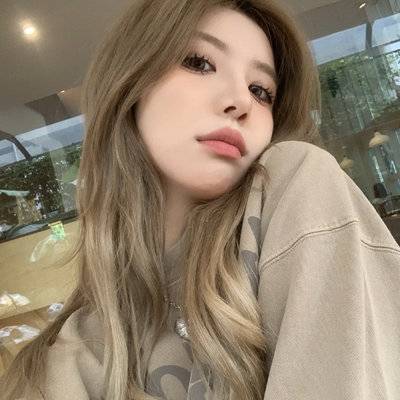 黑白模特