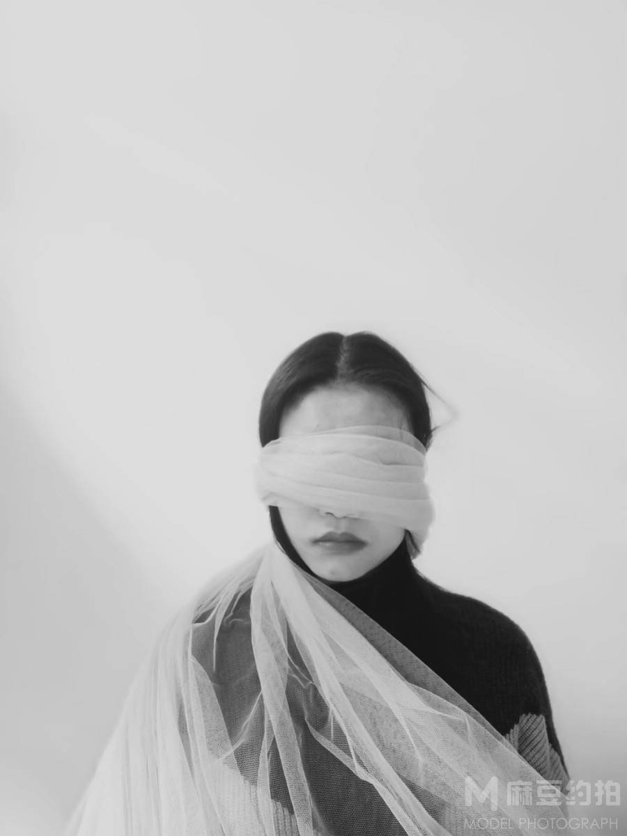 黑白模特