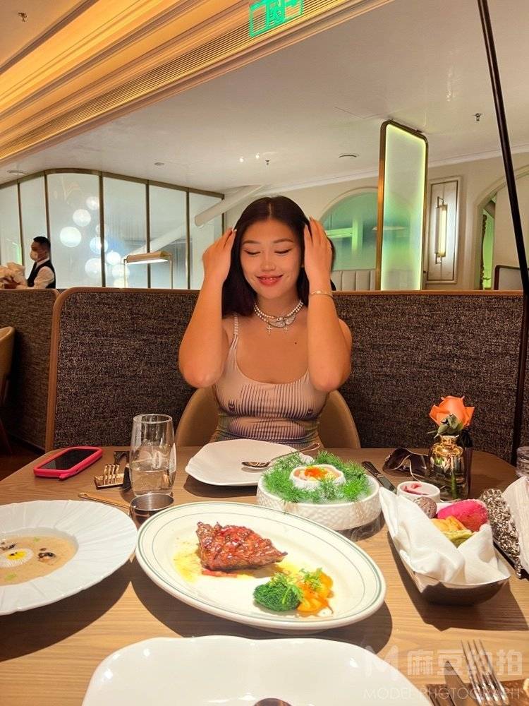 胶片模特