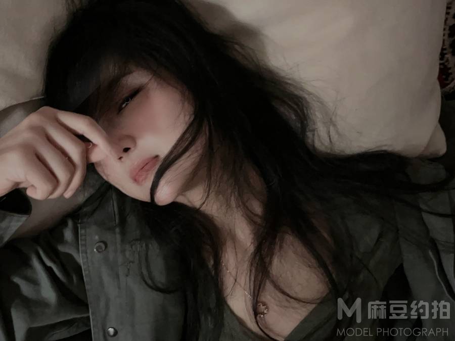 黑白模特