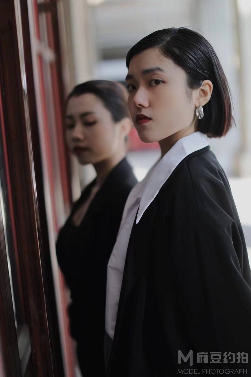 情绪模特