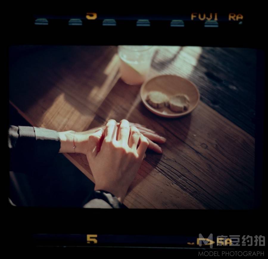 胶片模特