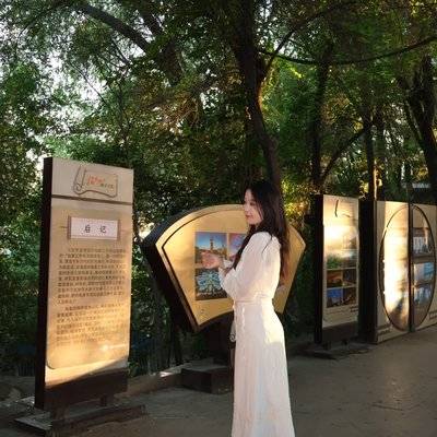 黑白模特