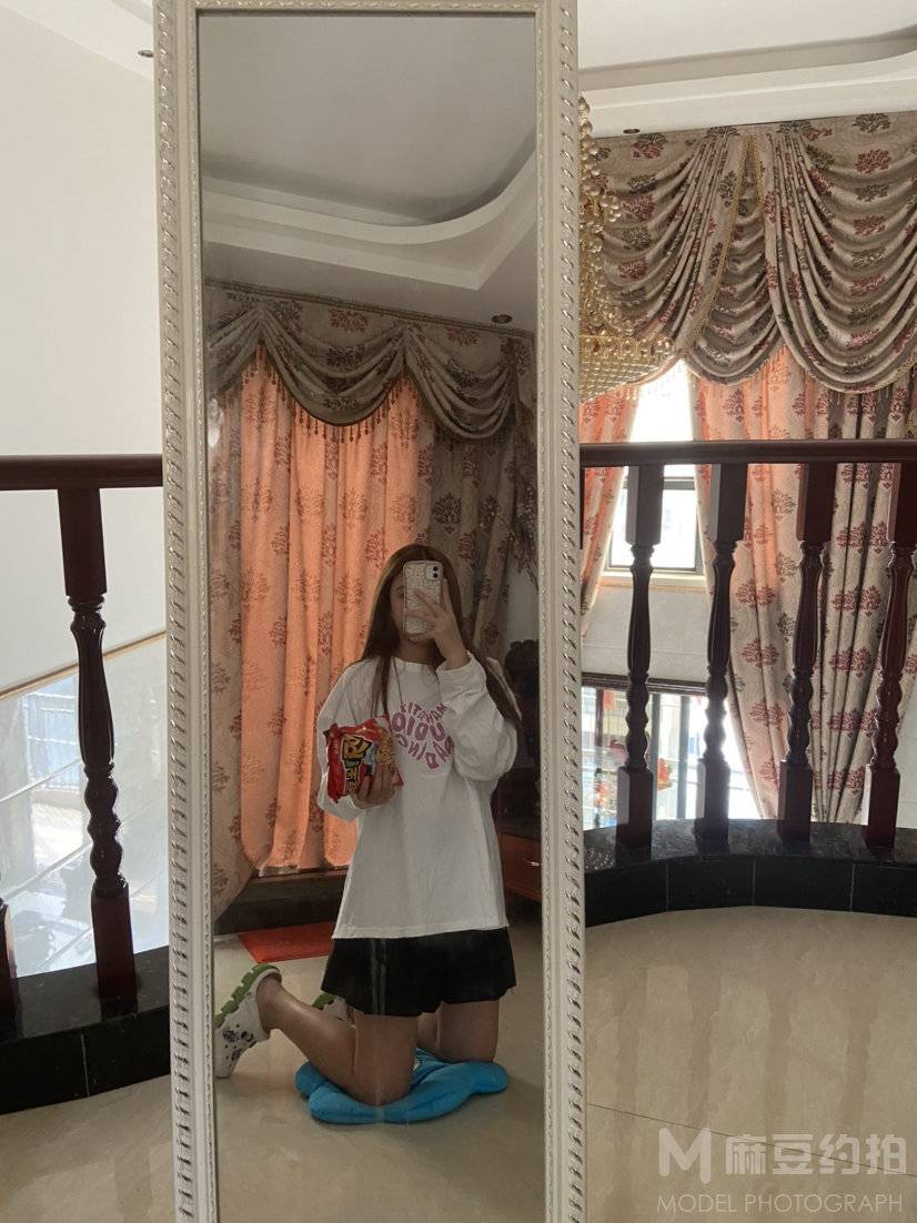 黑白模特