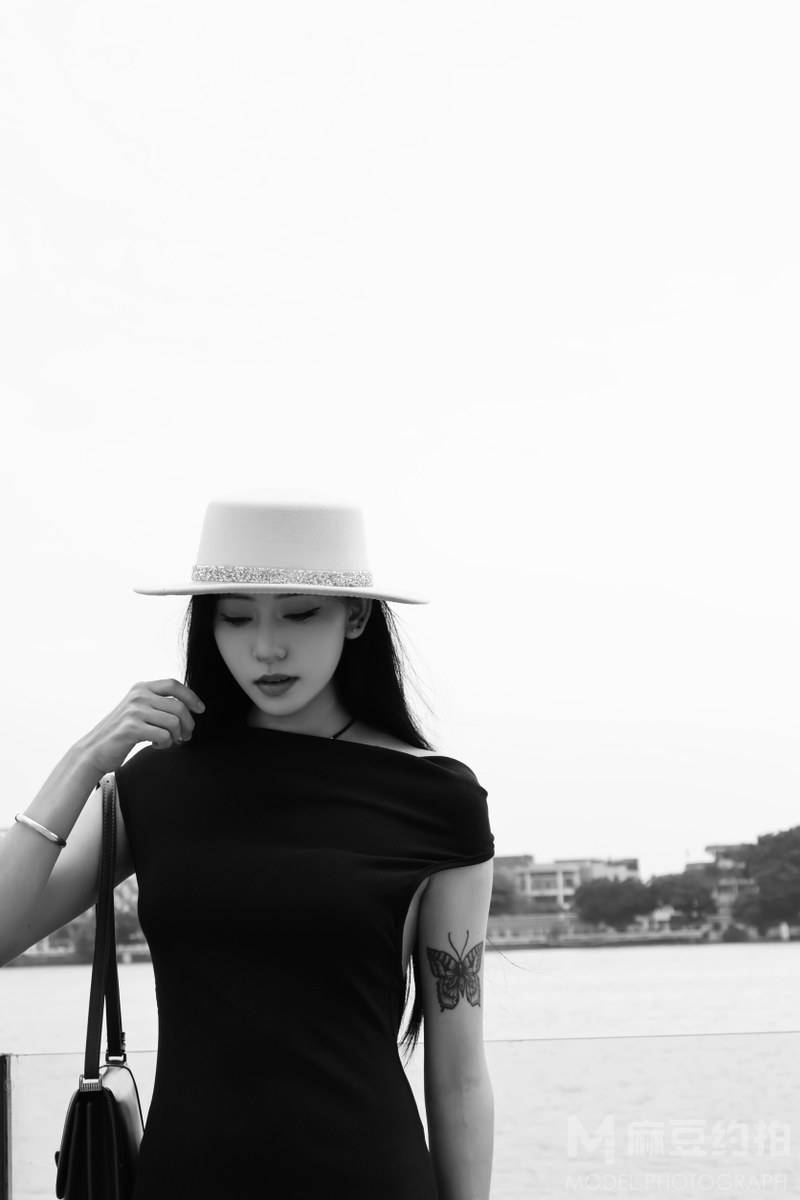 黑白模特