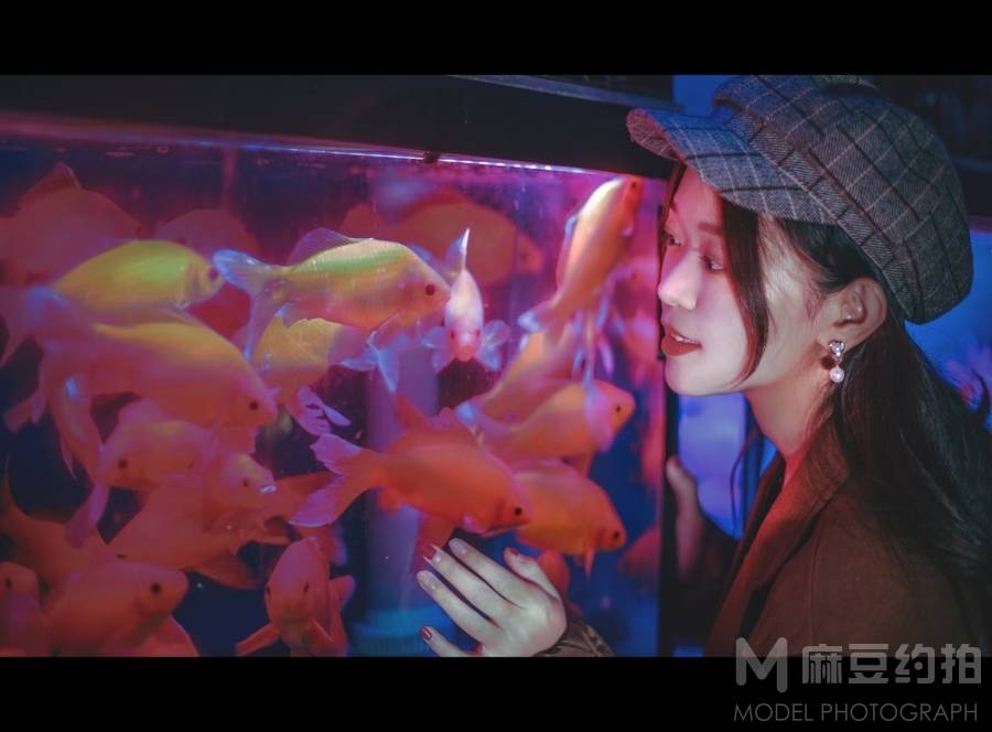 情绪模特