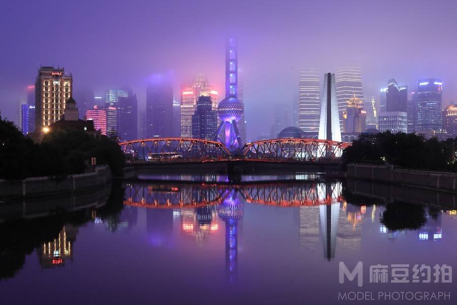 夜景模特