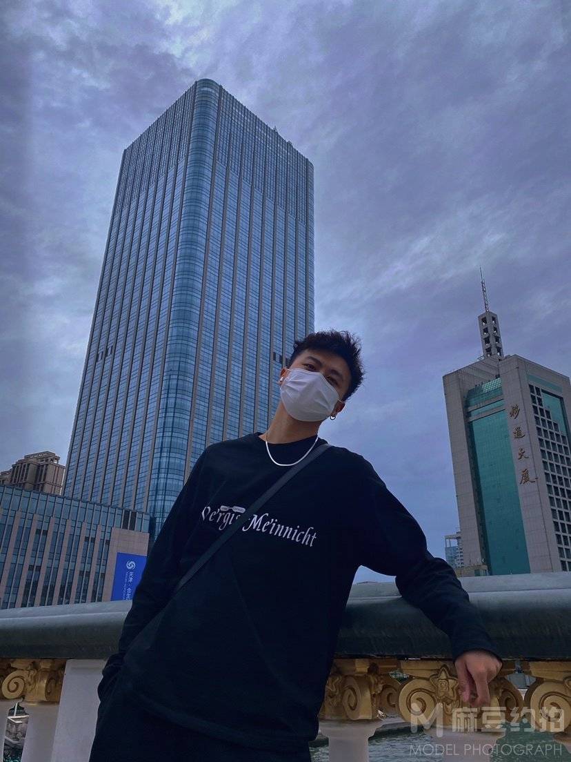 黑白模特