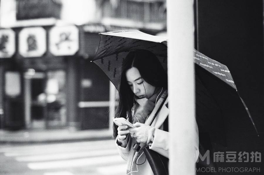 情绪模特