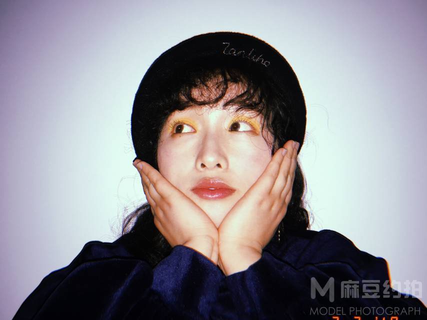 情绪模特