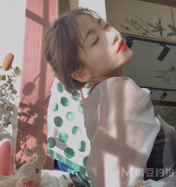 妆容模特