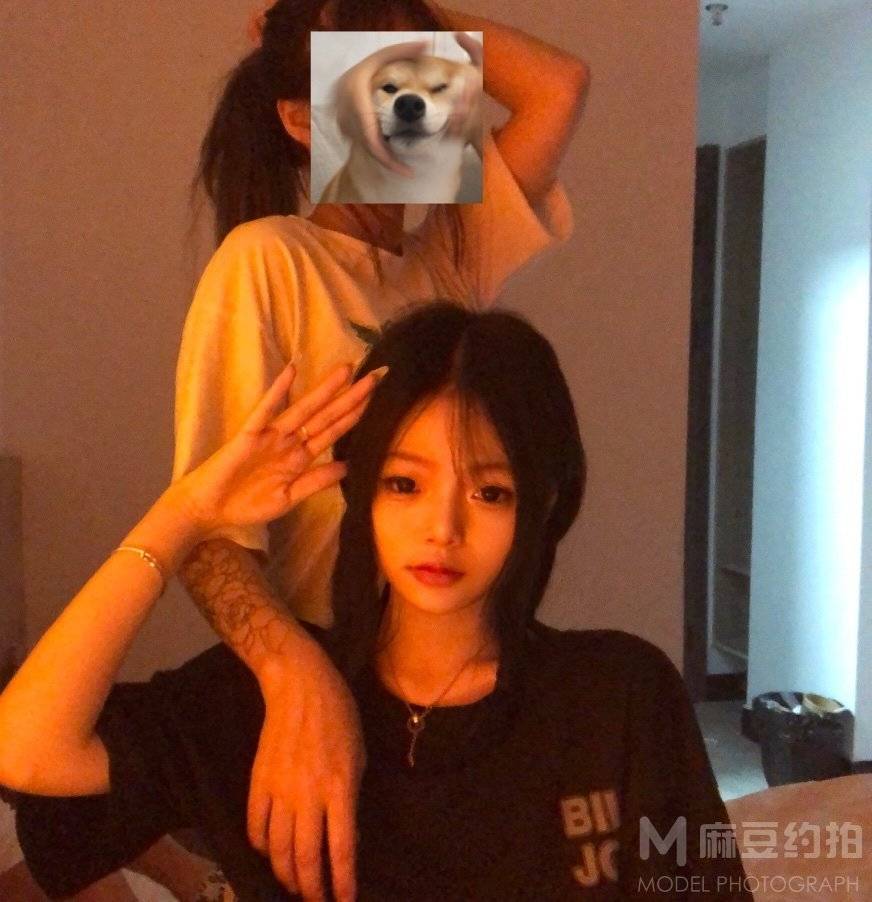 情绪模特