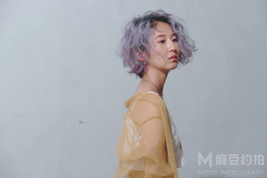 情绪模特