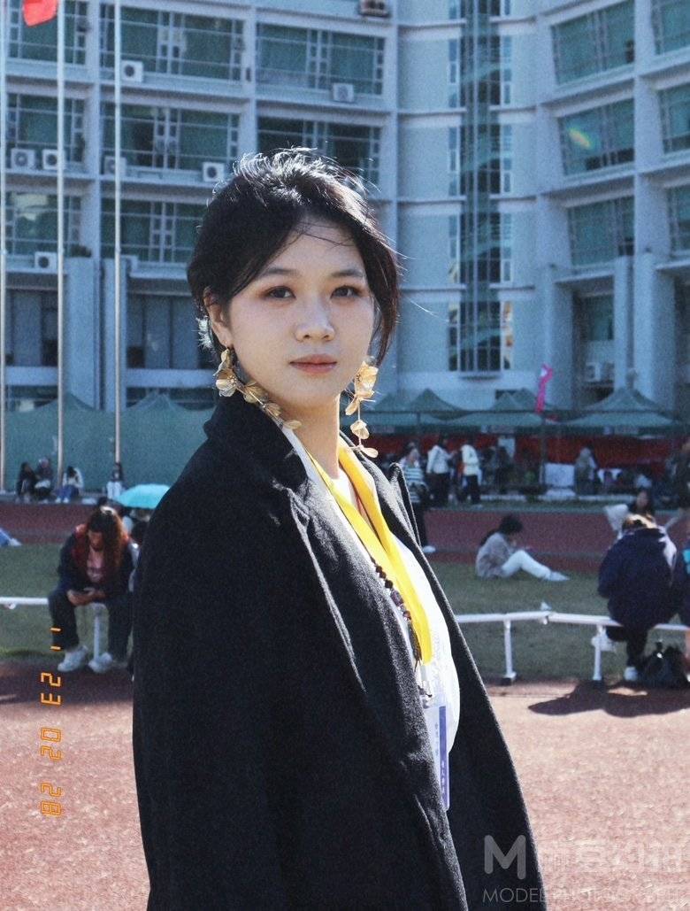 校园模特