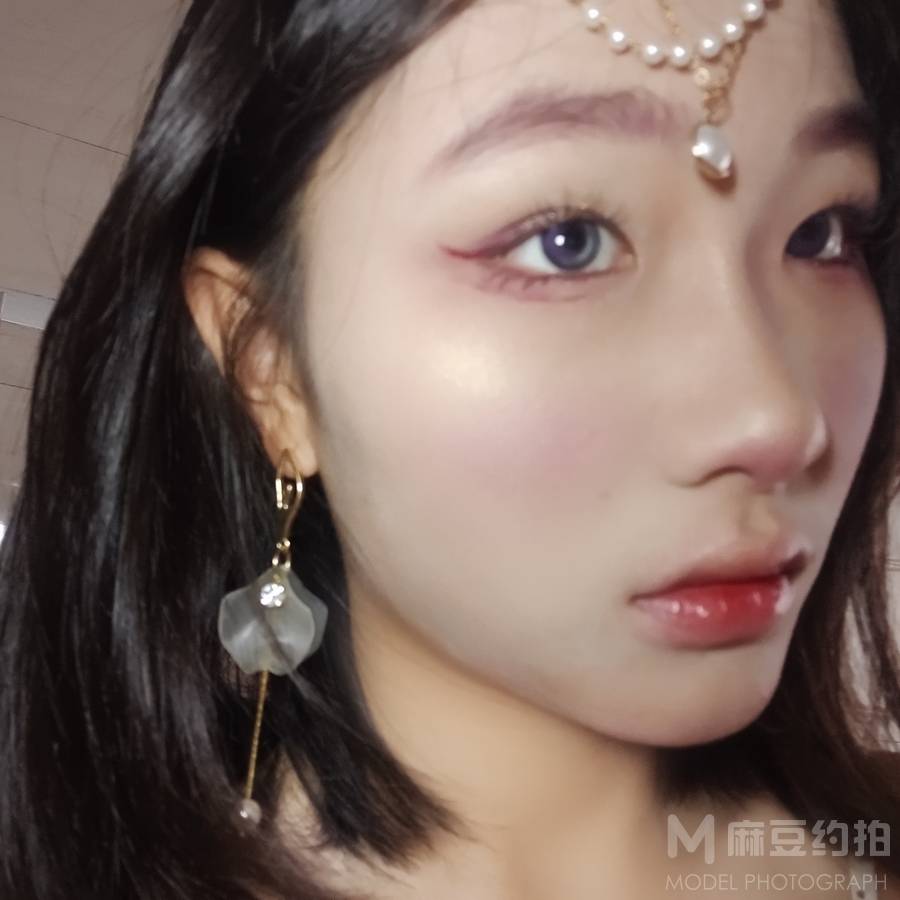 妆容模特
