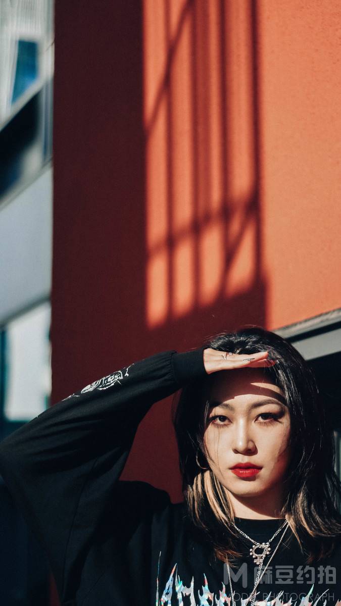 情绪模特