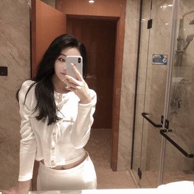 黑白模特