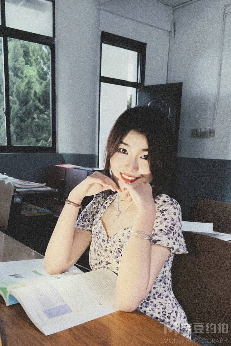 校园模特
