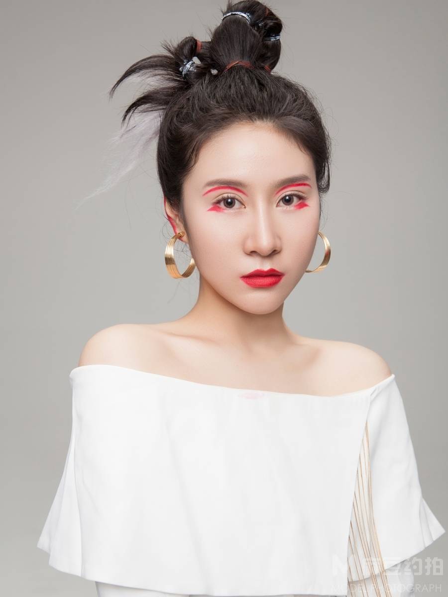 妆容模特