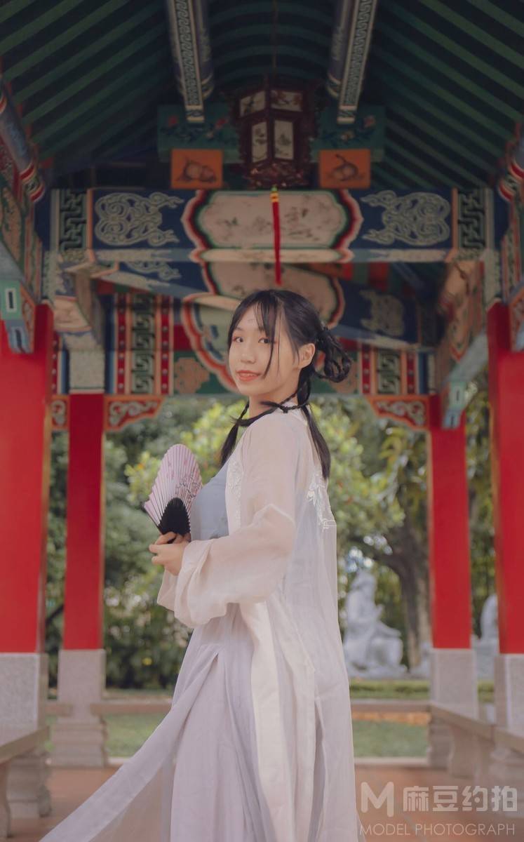 汉服模特