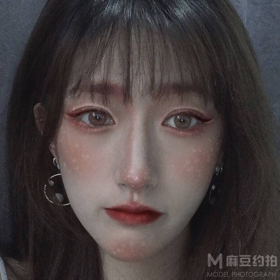 妆容模特