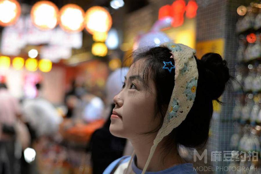 情绪模特