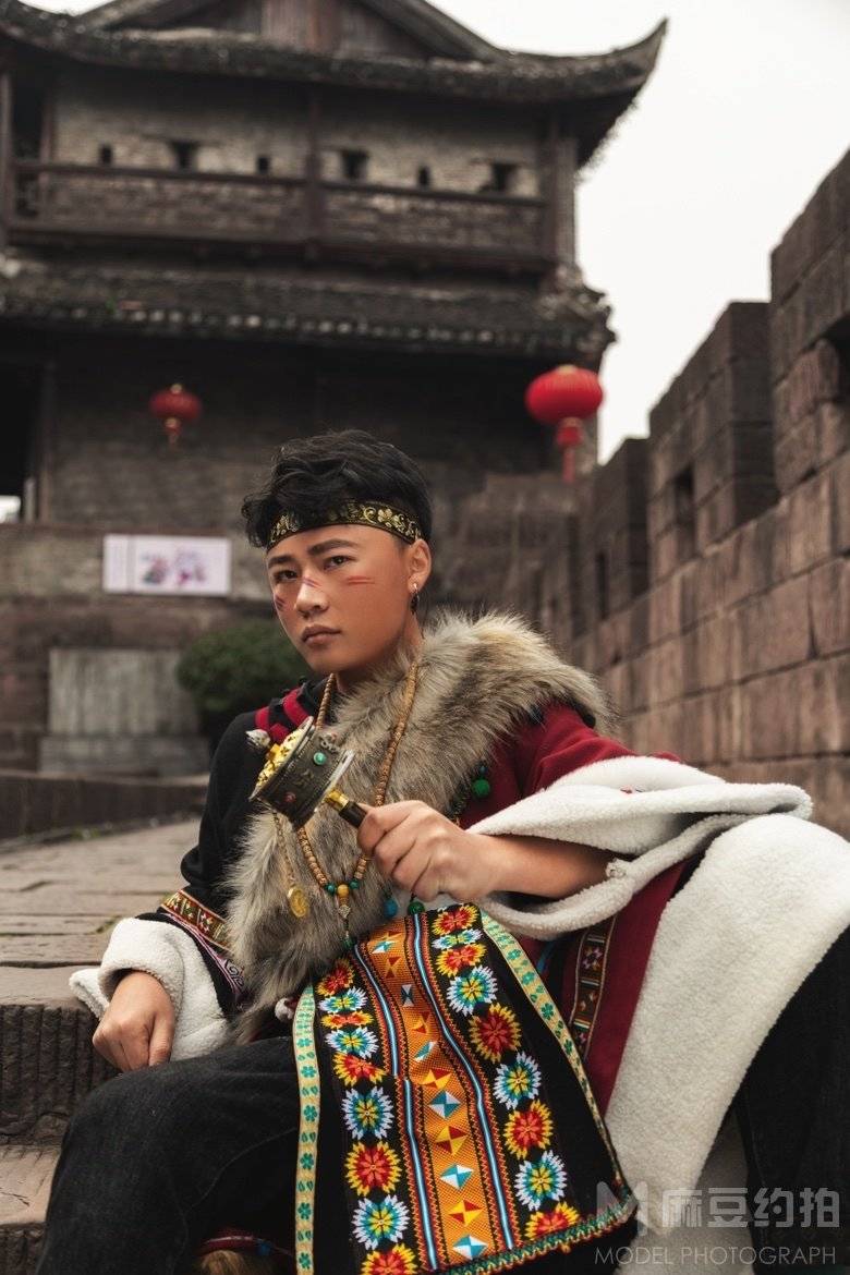 情绪模特
