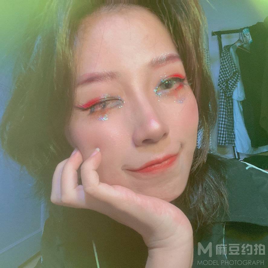 妆容模特