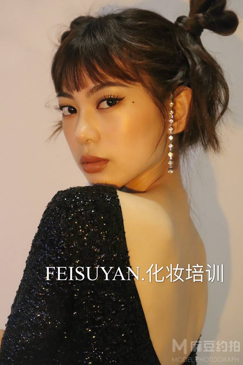 妆容模特
