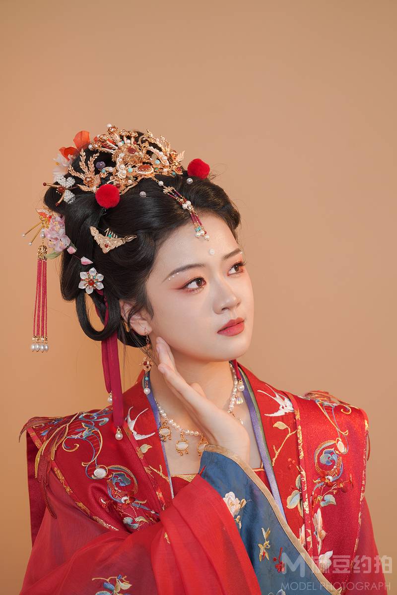 情绪模特