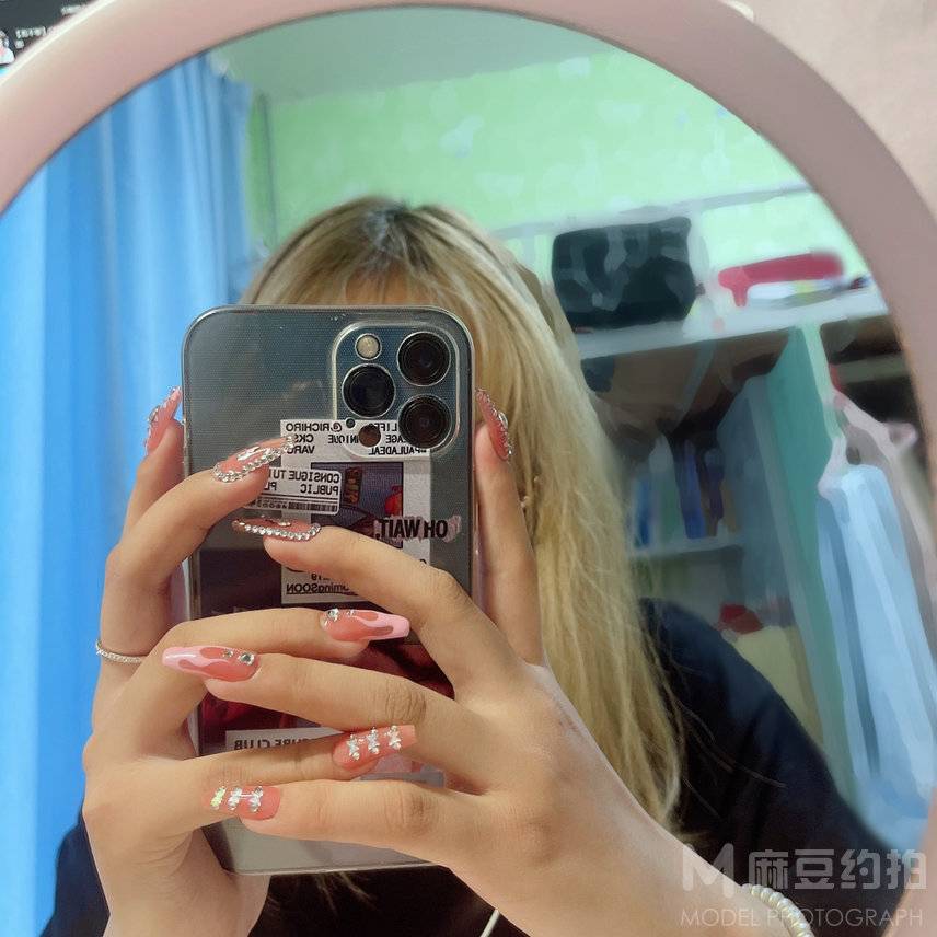 校园模特