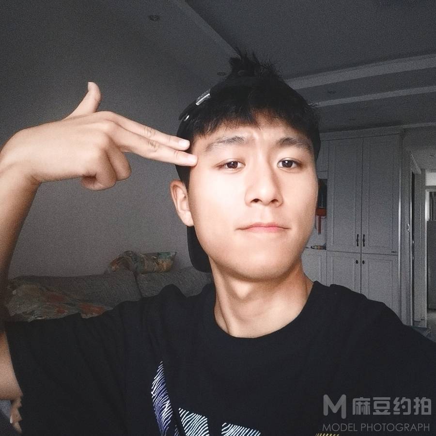 黑白模特