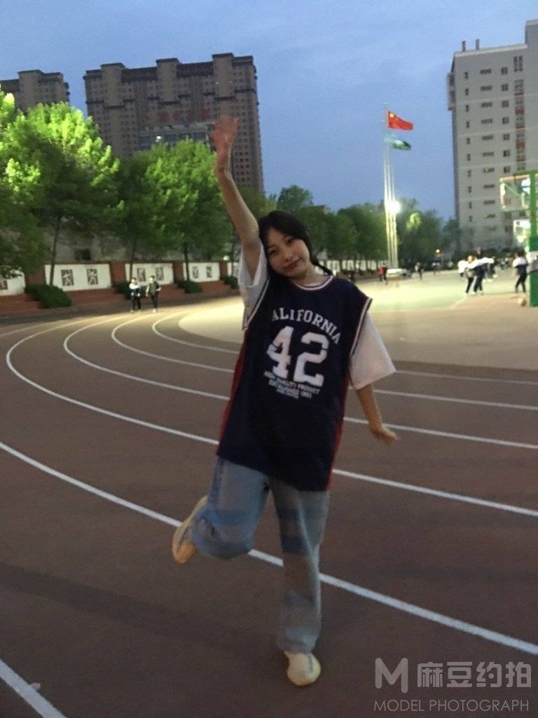 校园模特
