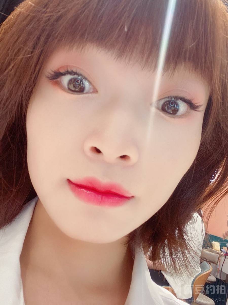 清新模特