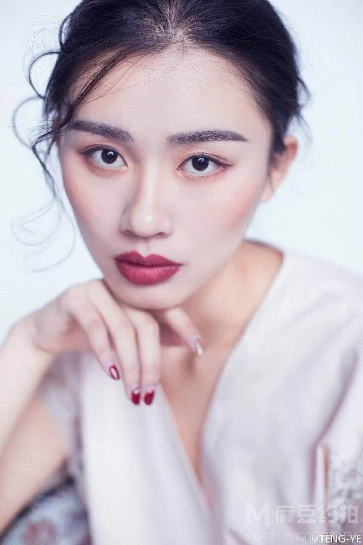 妆容模特
